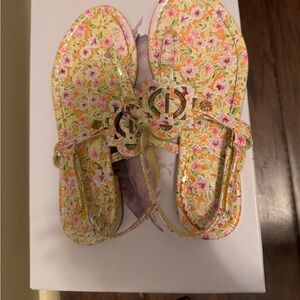 Girls/children sandals size 13